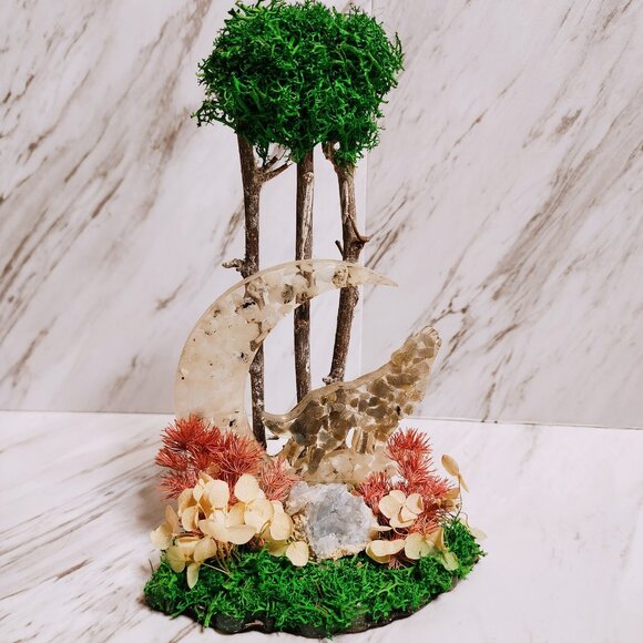 SOLD - HANDMADE moonstone crystal moon with labradorite howling wolf - Picture 2 of 4